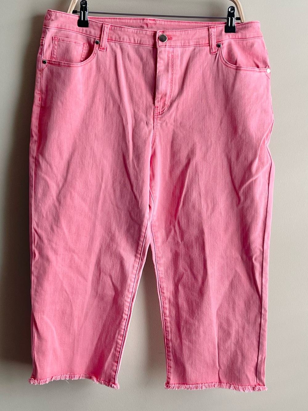 Chico's Pink Cropped Ankle Jeans